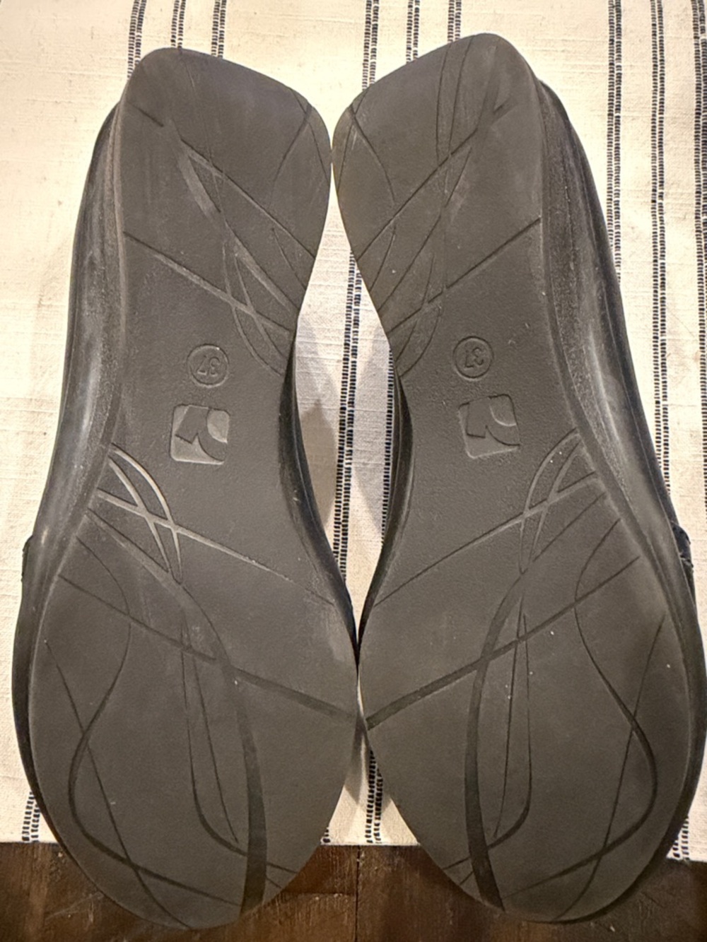 Revere Navy Slip-On Flats with Side Accent NWOB - Picture 4 of 5